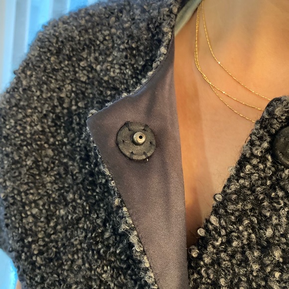 Crop blazer jacket, grey color, worn, in great condition. - Picture 2 of 5